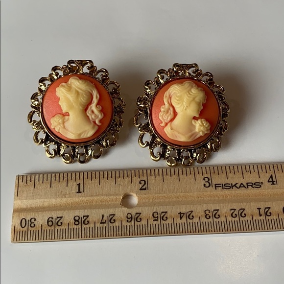 Vintage Clip On Faux Cameo Earrings - Picture 4 of 5